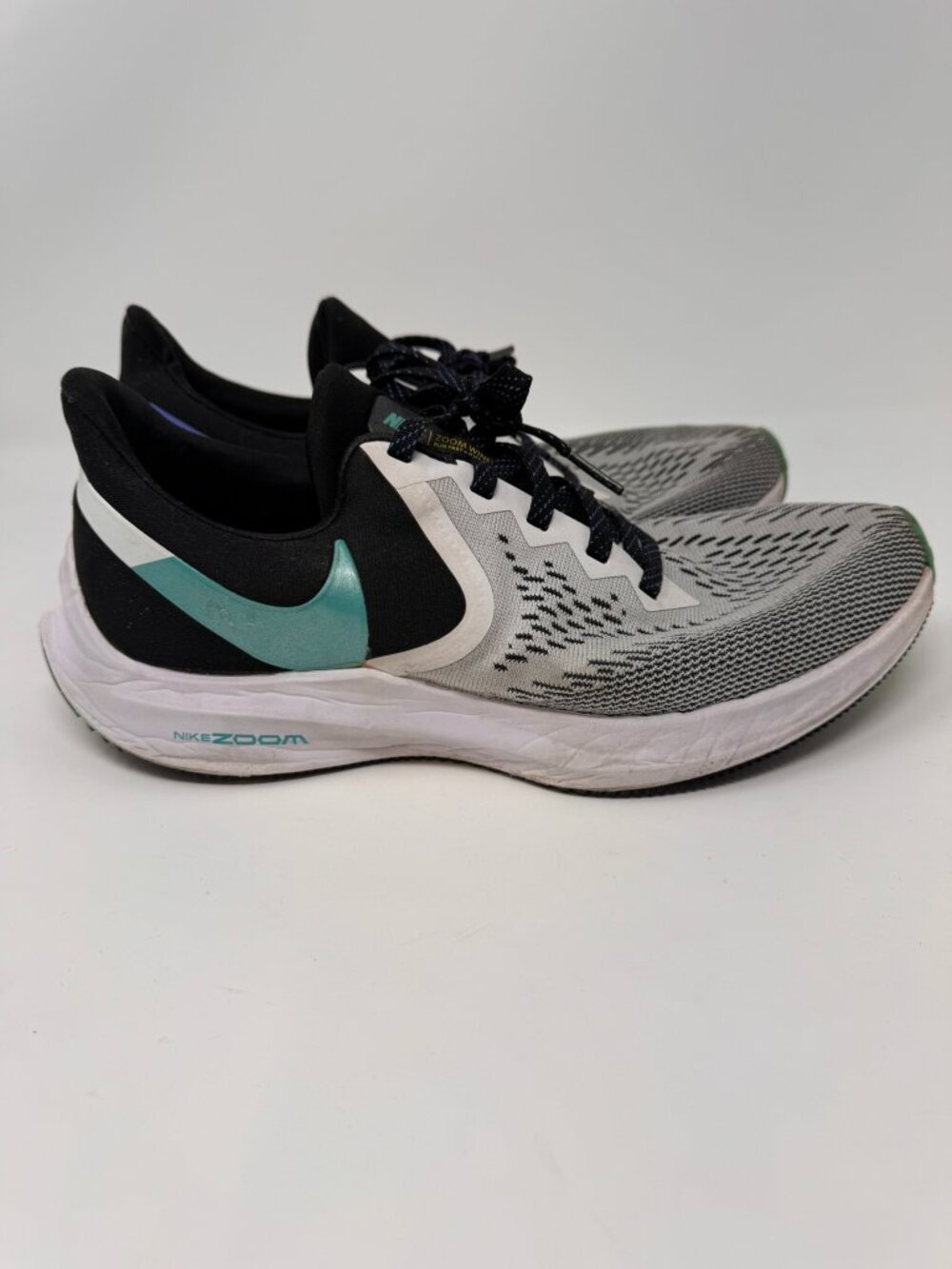 WOMENS NIKE ZOOM WINFLO TENNIS SHOES SIZE 10
